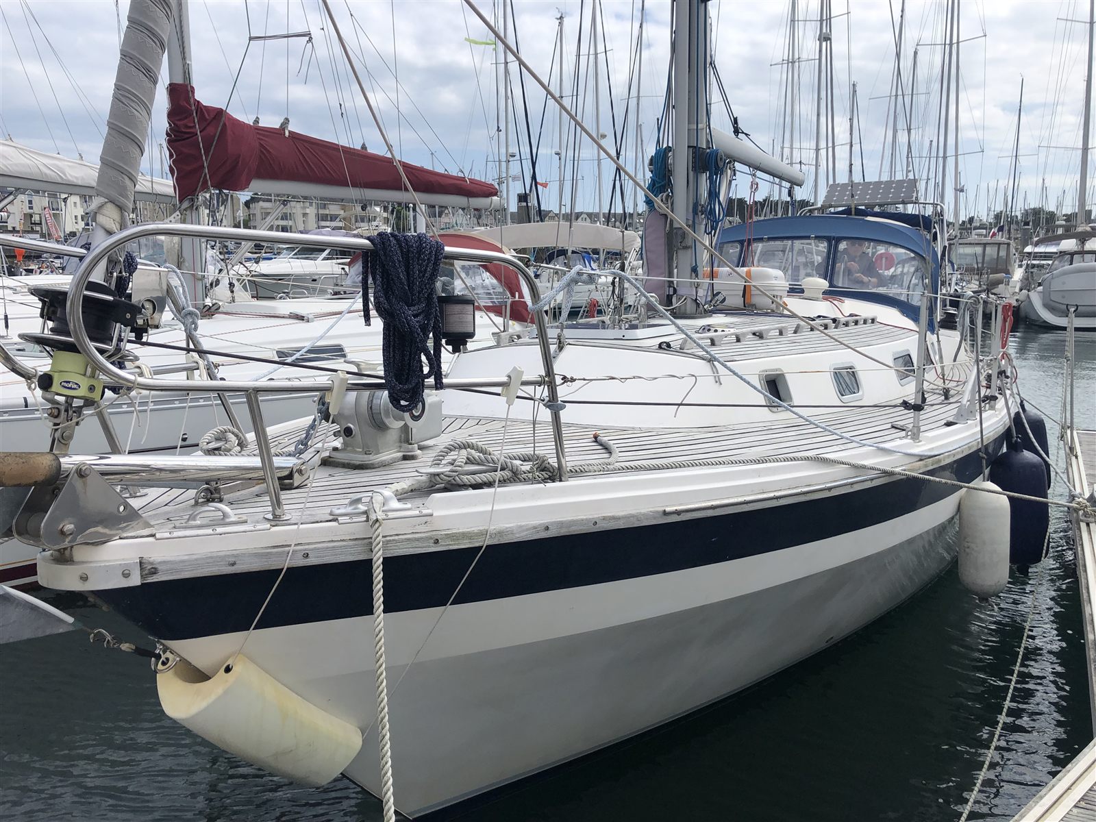 Voilier au port